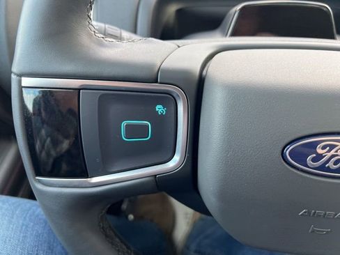 Used 2025 Ford Expedition Active image 20