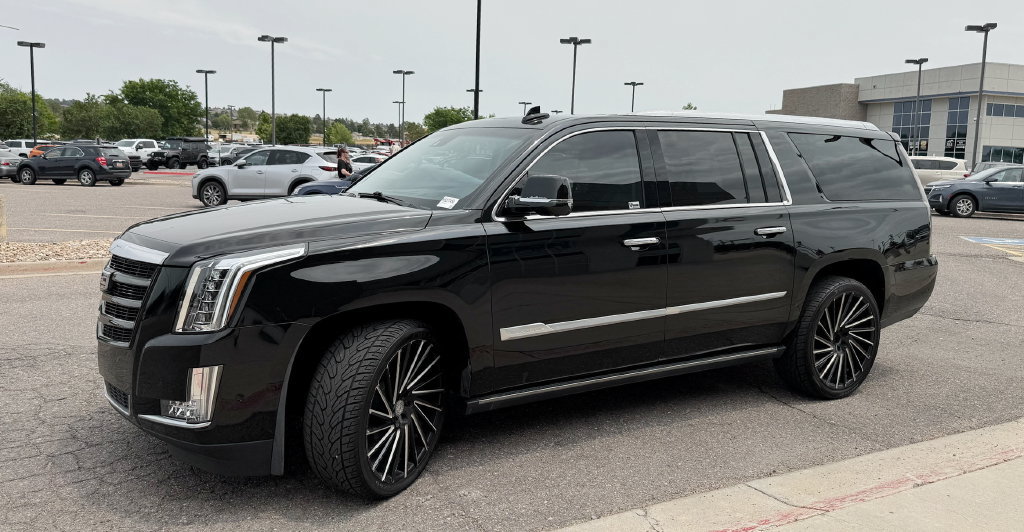 Used 2017 Cadillac Escalade ESV Premium Luxury AWD/4WD image 4