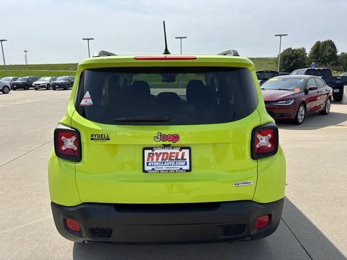 Used 2017 Jeep Renegade Latitude w/ Popular Equipment Group FWD image 29