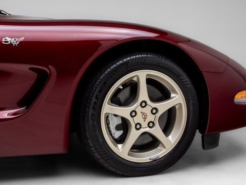 Used 2003 Chevrolet Corvette 50th Anniversary Edition w/ Preferred Equipment Group1 image 40