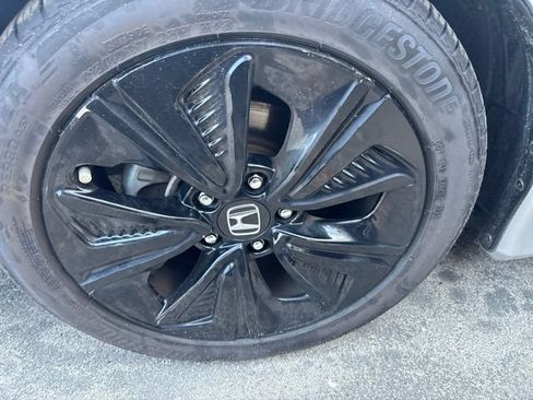 Used 2018 Honda Civic EX-T image 3