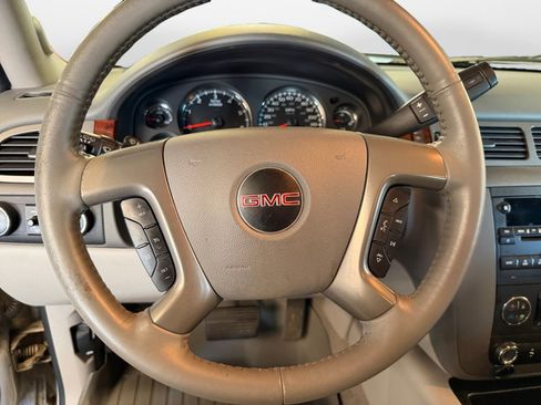 Used 2013 GMC Yukon SLT w/ SLT-2 Equipment Package AWD/4WD image 13