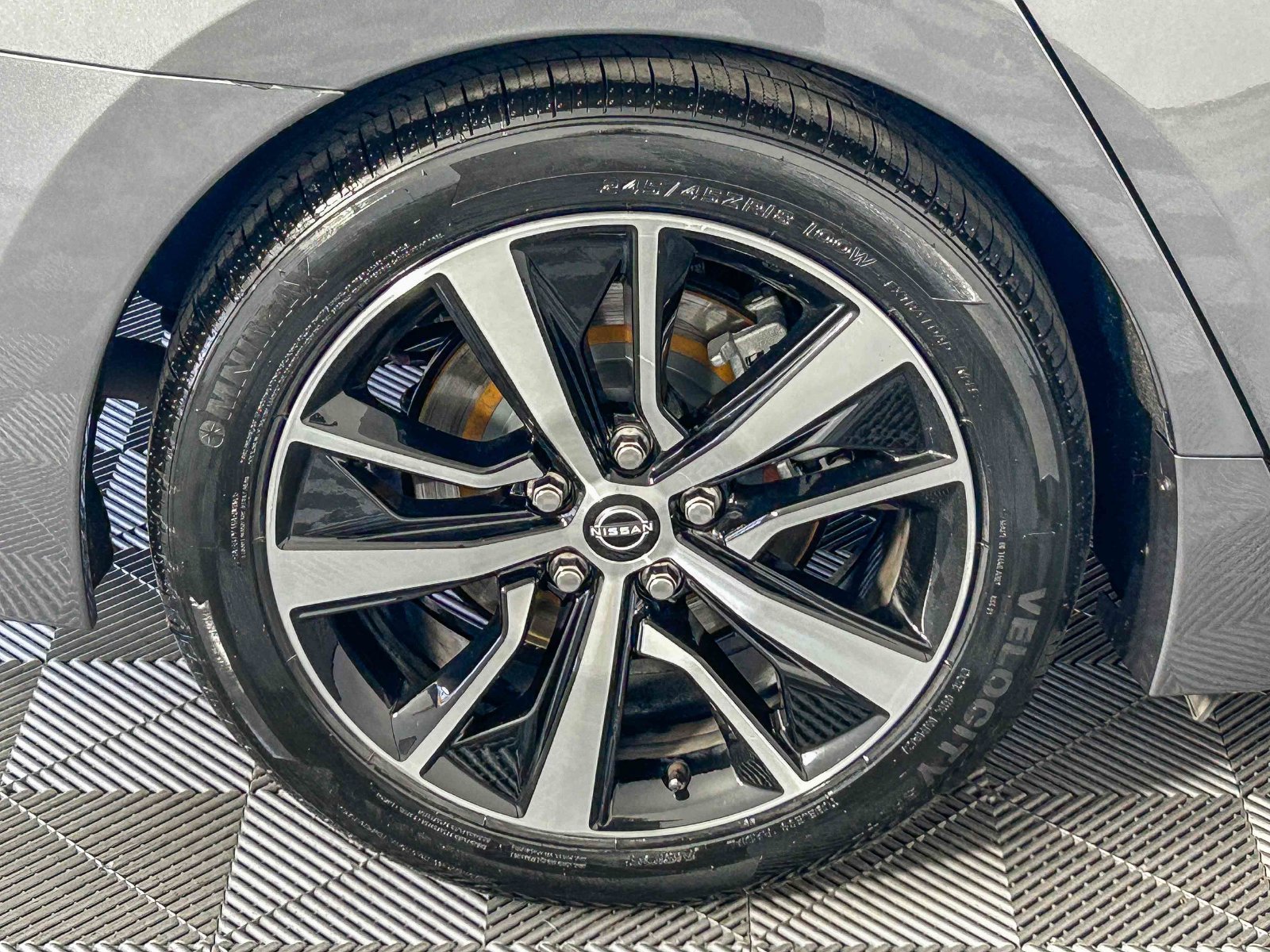 Used 2023 Nissan Maxima SV w/ Floor Mat Group FWD image 11
