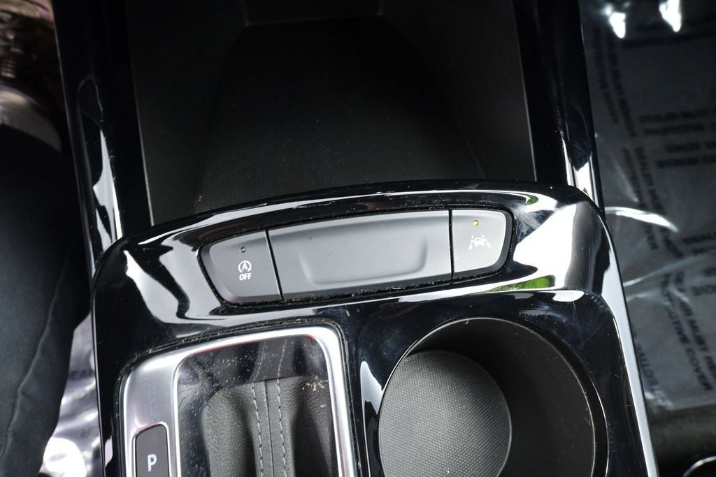 Used 2025 Chevrolet Trax LT FWD image 30