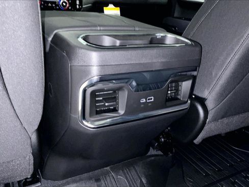New 2026 GMC Sierra 1500 Elevation image 19