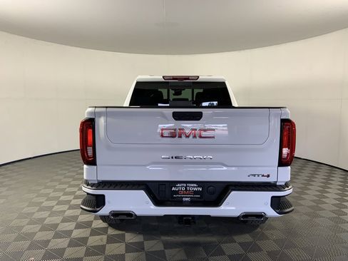 Used 2025 GMC Sierra 1500 AT4 w/ Technology Package image 8