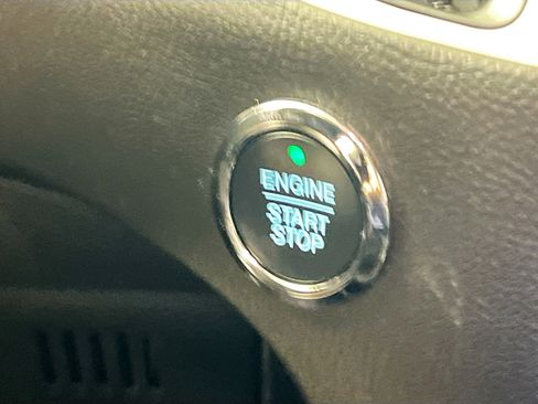 Used 2024 Ford Edge SE w/ Black Appearance Package image 24