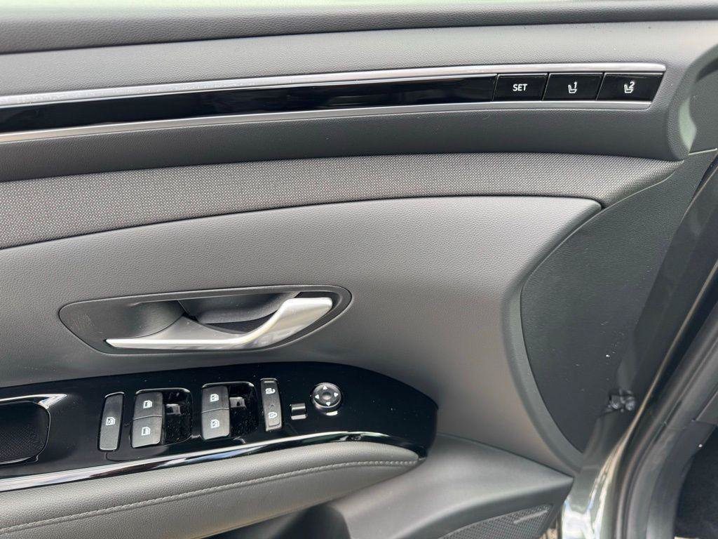 New 2024 Hyundai Tucson Limited AWD/4WD image 16