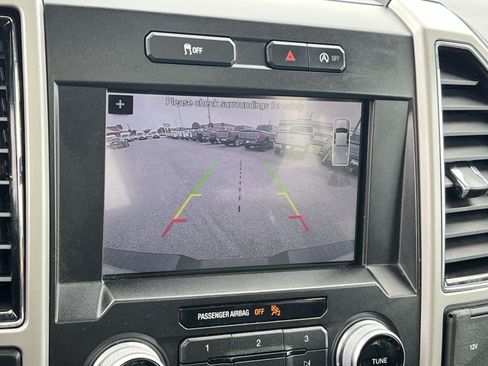 Used 2019 Ford F150 Lariat w/ Equipment Group 502A Luxury AWD/4WD image 19