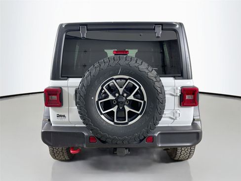 Used 2024 Jeep Wrangler Unlimited Rubicon AWD/4WD image 6