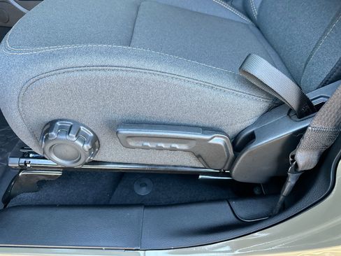 New 2025 Jeep Gladiator Sport image 12