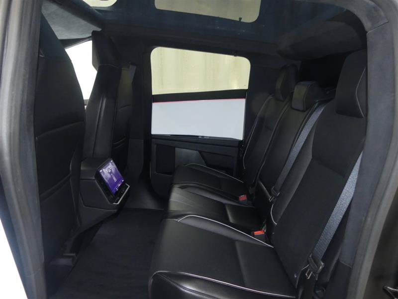 Used 2024 Tesla Cybertruck AWD Crew Cab image 21