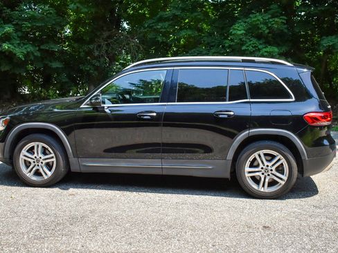 Used 2021 Mercedes-Benz GLB 250 4MATIC image 5