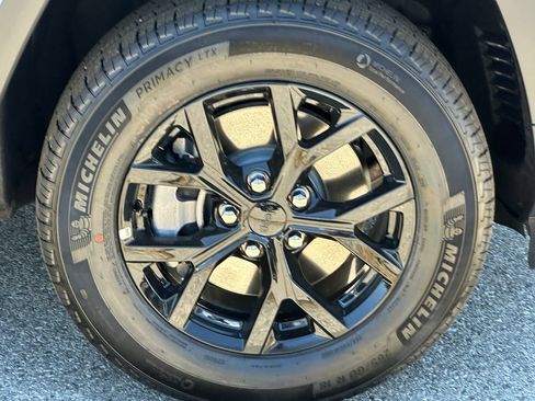 New 2026 Jeep Grand Cherokee L 2WD image 15