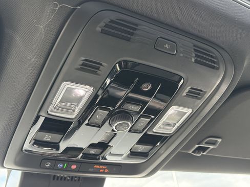 New 2026 Chevrolet Suburban Premier image 22