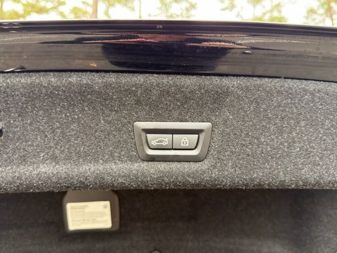 Used 2021 BMW 330i Sedan w/ Convenience Package image 18