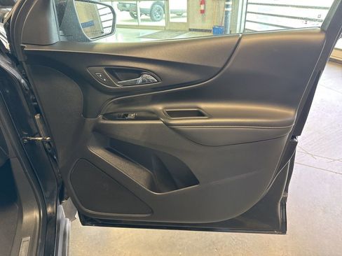 Used 2023 Chevrolet Equinox Premier image 33
