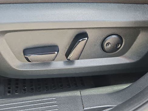 Used 2024 Nissan Rogue SV FWD image 15