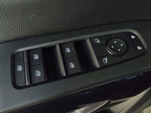 Used 2023 Nissan Pathfinder SV AWD/4WD image 27
