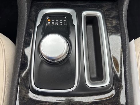 Used 2018 Chrysler 300 Limited w/ Light Group image 18