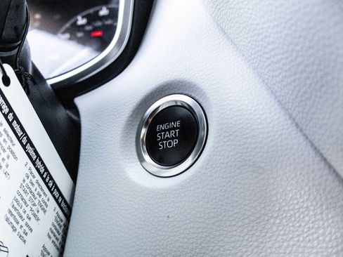 Certified 2025 Toyota Corolla SE image 29