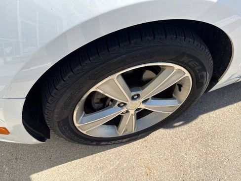 Used 2014 Chevrolet Cruze LT FWD image 2