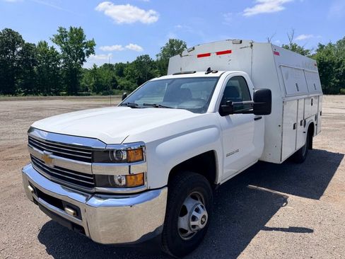 Used 2015 Chevrolet Silverado 3500 W/T RWD image 3