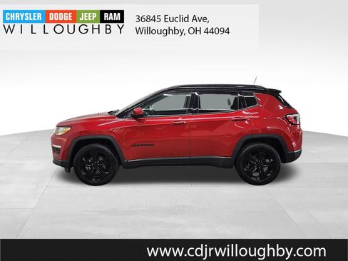 Used 2021 Jeep Compass Latitude w/ Sun and Sound Group AWD/4WD image 5