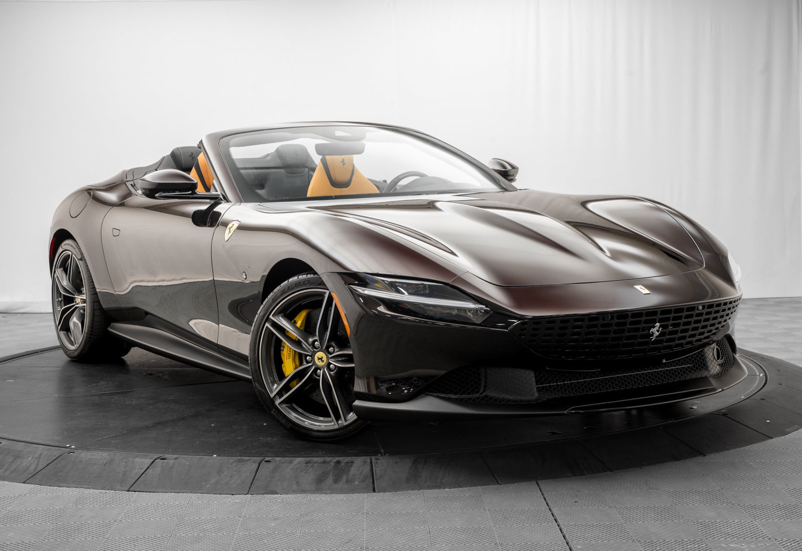 Used 2026 Ferrari Roma Spider RWD image 1
