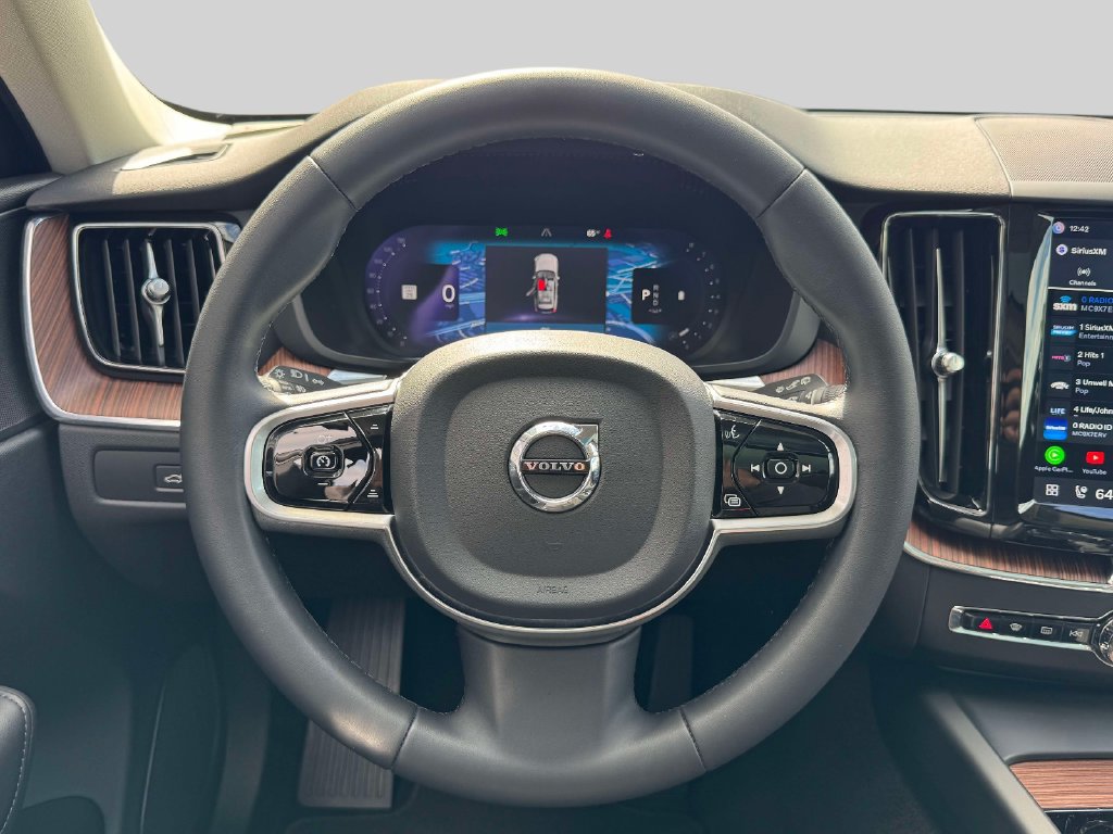 Used 2023 Volvo XC60 B5 Plus w/ Climate Package AWD/4WD image 16