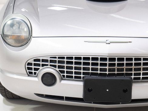 Used 2005 Ford Thunderbird Deluxe image 13