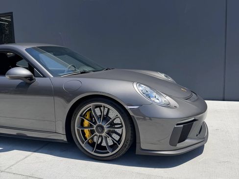 Used 2018 Porsche 911 GT3 RWD image 4