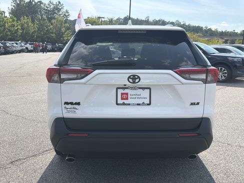 Certified 2025 Toyota RAV4 XLE FWD image 16
