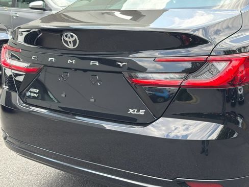 Used 2025 Toyota Camry XLE AWD/4WD image 5