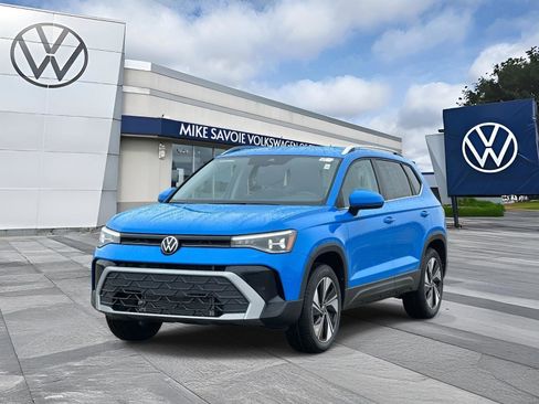 New 2026 Volkswagen Taos SE image 1