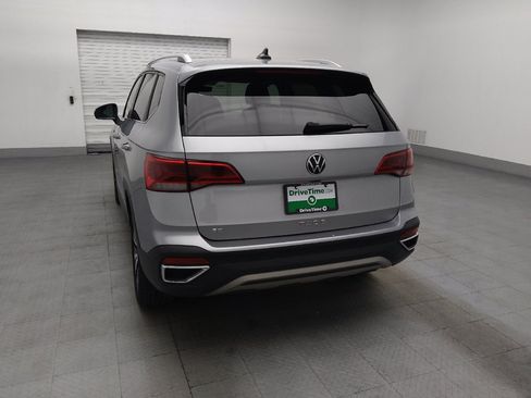 Used 2024 Volkswagen Taos SE FWD image 6