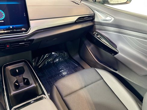 Used 2024 Volkswagen ID.4 Pro S image 21