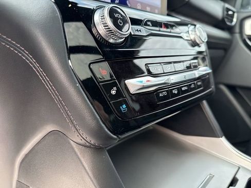 Used 2023 Ford Explorer Platinum w/ Technology Package image 30