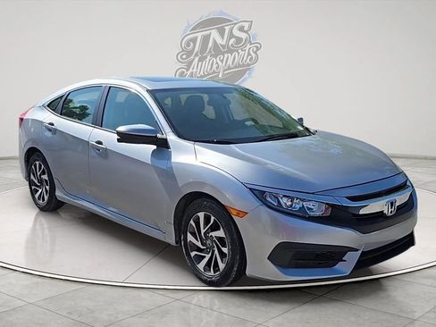 Used 2018 Honda Civic EX image 3