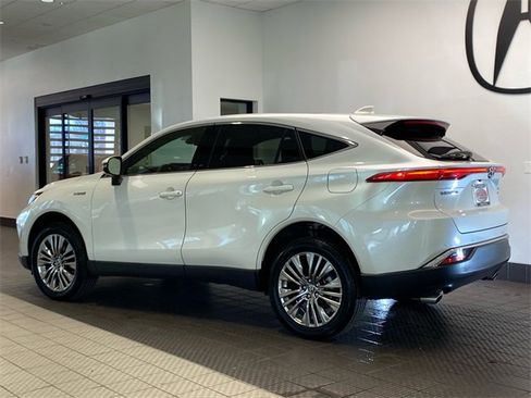 Used 2021 Toyota Venza Limited image 4