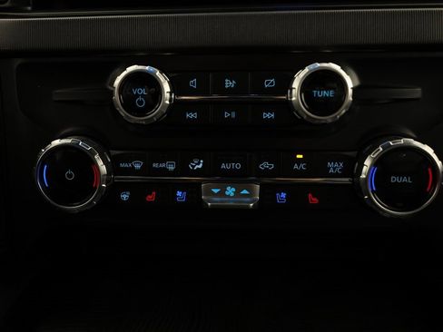 Used 2024 Ford F450 Platinum w/ FX4 Off-Road Package image 36