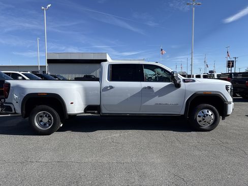 New 2026 GMC Sierra 3500 Denali w/ Denali Reserve Package image 5