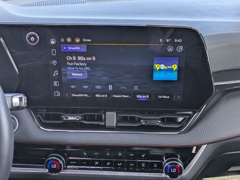 Used 2025 Chevrolet Equinox RS FWD image 17