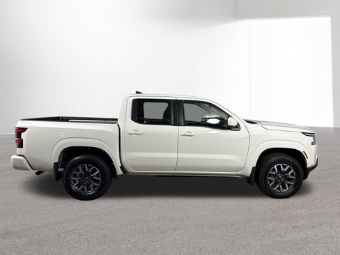 Used 2024 Nissan Frontier SL w/ Technology Package AWD/4WD image 36