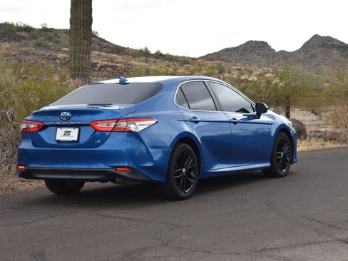 Used 2019 Toyota Camry LE w/ Carpet Mat Package FWD image 7