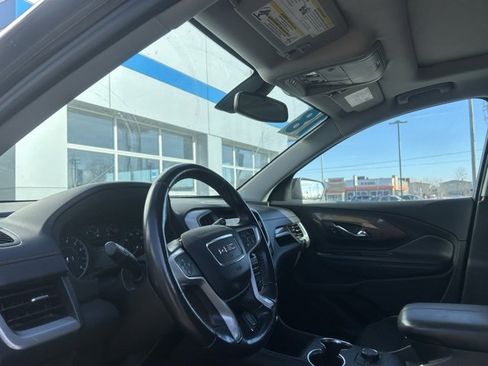 Used 2018 GMC Terrain SLE w/ Driver Convenience Package image 10