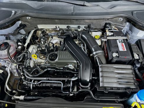 Used 2023 Volkswagen Taos SE w/ Panoramic Sunroof Package image 33