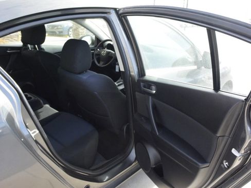 Used 2010 MAZDA MAZDA3 i Touring image 27