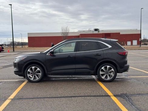 Used 2025 Ford Escape Platinum image 34