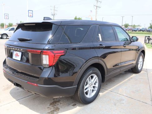 New 2026 Ford Explorer Active RWD image 20